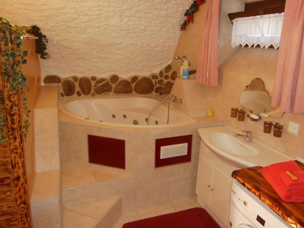 Casa Job - Gasthaus - Sauna, Whirlpool - Trun Екстер'єр фото