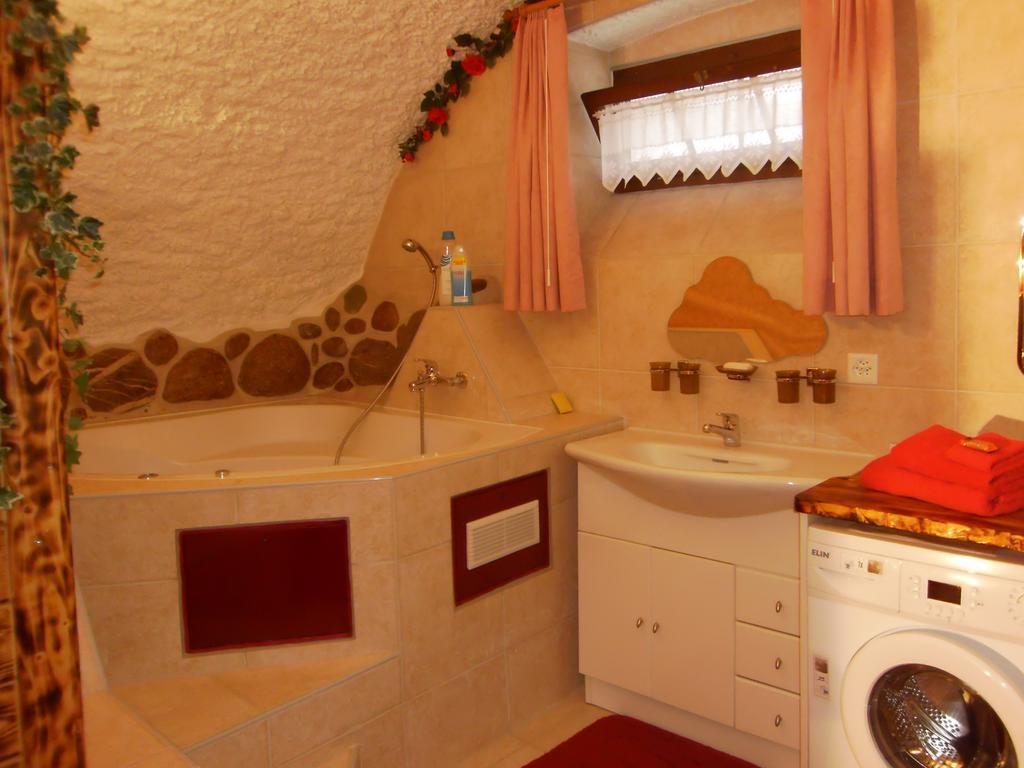 Casa Job - Gasthaus - Sauna, Whirlpool - Trun Екстер'єр фото